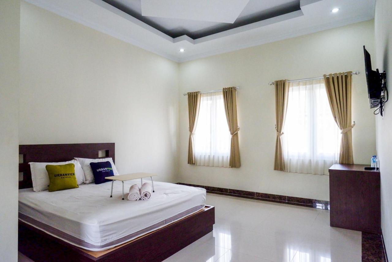 Urbanview Hotel Syariah Casa Azmya Yogyakarta By Reddoorz Kejayan Exterior photo