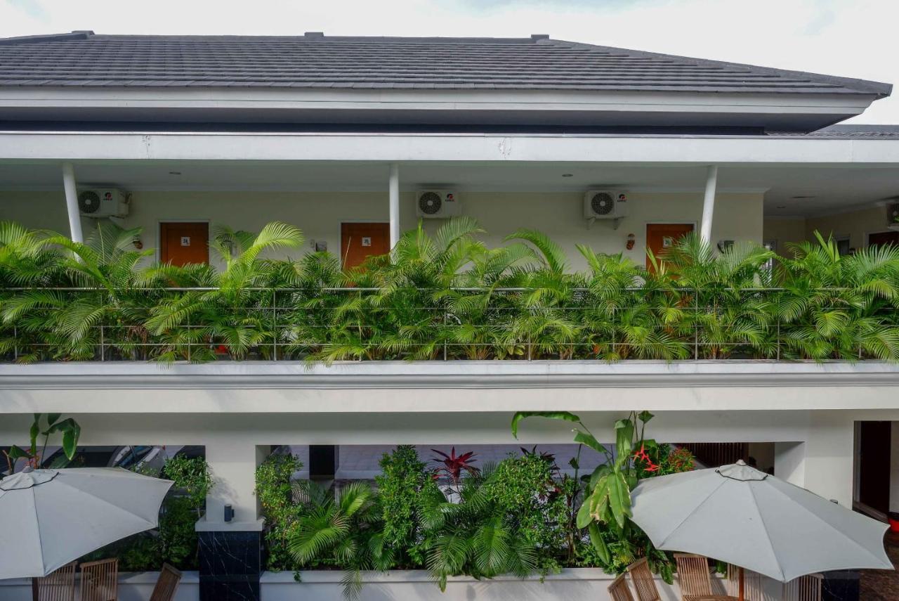 Urbanview Hotel Syariah Casa Azmya Yogyakarta By Reddoorz Kejayan Exterior photo