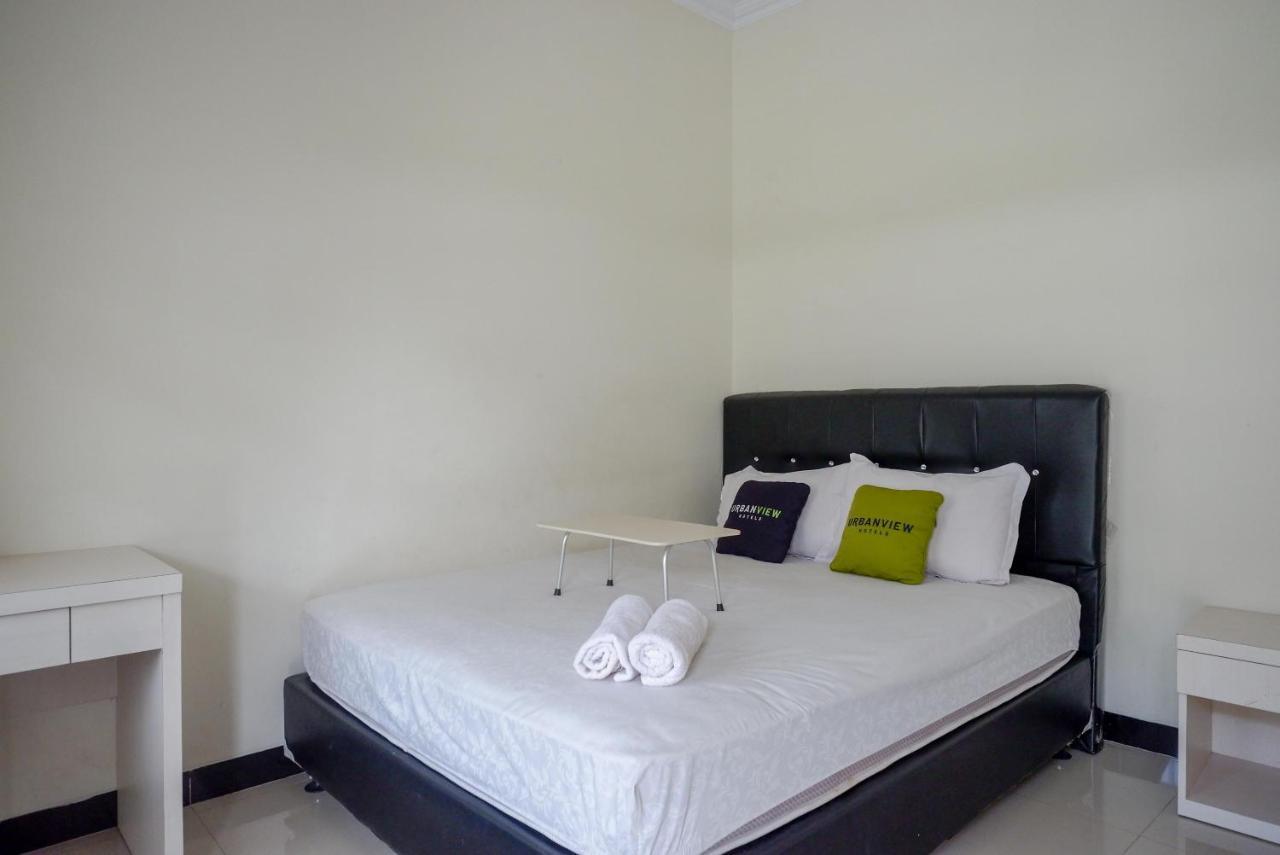 Urbanview Hotel Syariah Casa Azmya Yogyakarta By Reddoorz Kejayan Exterior photo