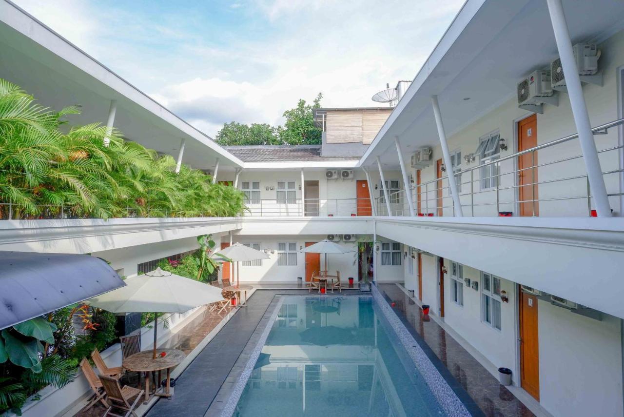 Urbanview Hotel Syariah Casa Azmya Yogyakarta By Reddoorz Kejayan Exterior photo