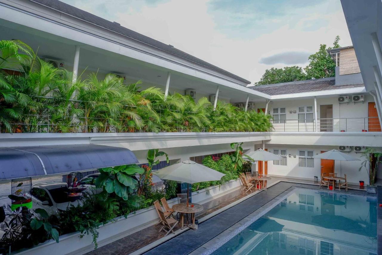 Urbanview Hotel Syariah Casa Azmya Yogyakarta By Reddoorz Kejayan Exterior photo