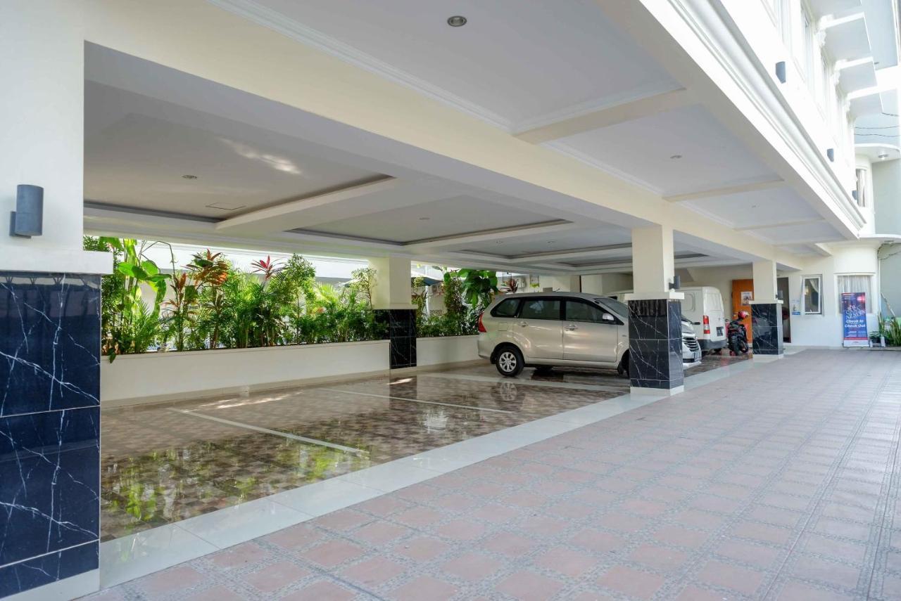 Urbanview Hotel Syariah Casa Azmya Yogyakarta By Reddoorz Kejayan Exterior photo
