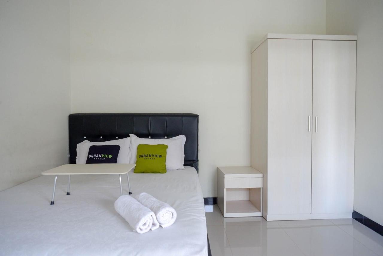 Urbanview Hotel Syariah Casa Azmya Yogyakarta By Reddoorz Kejayan Exterior photo