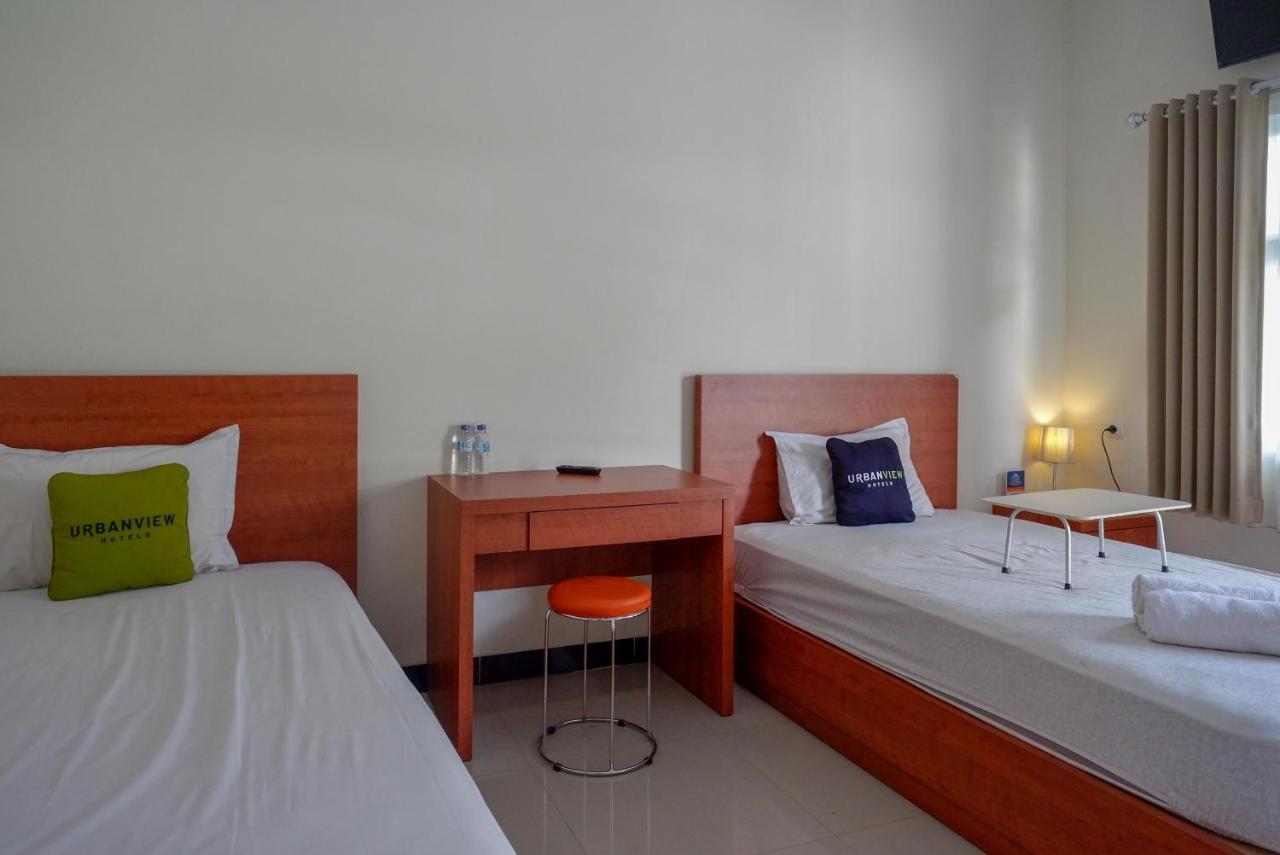 Urbanview Hotel Syariah Casa Azmya Yogyakarta By Reddoorz Kejayan Exterior photo