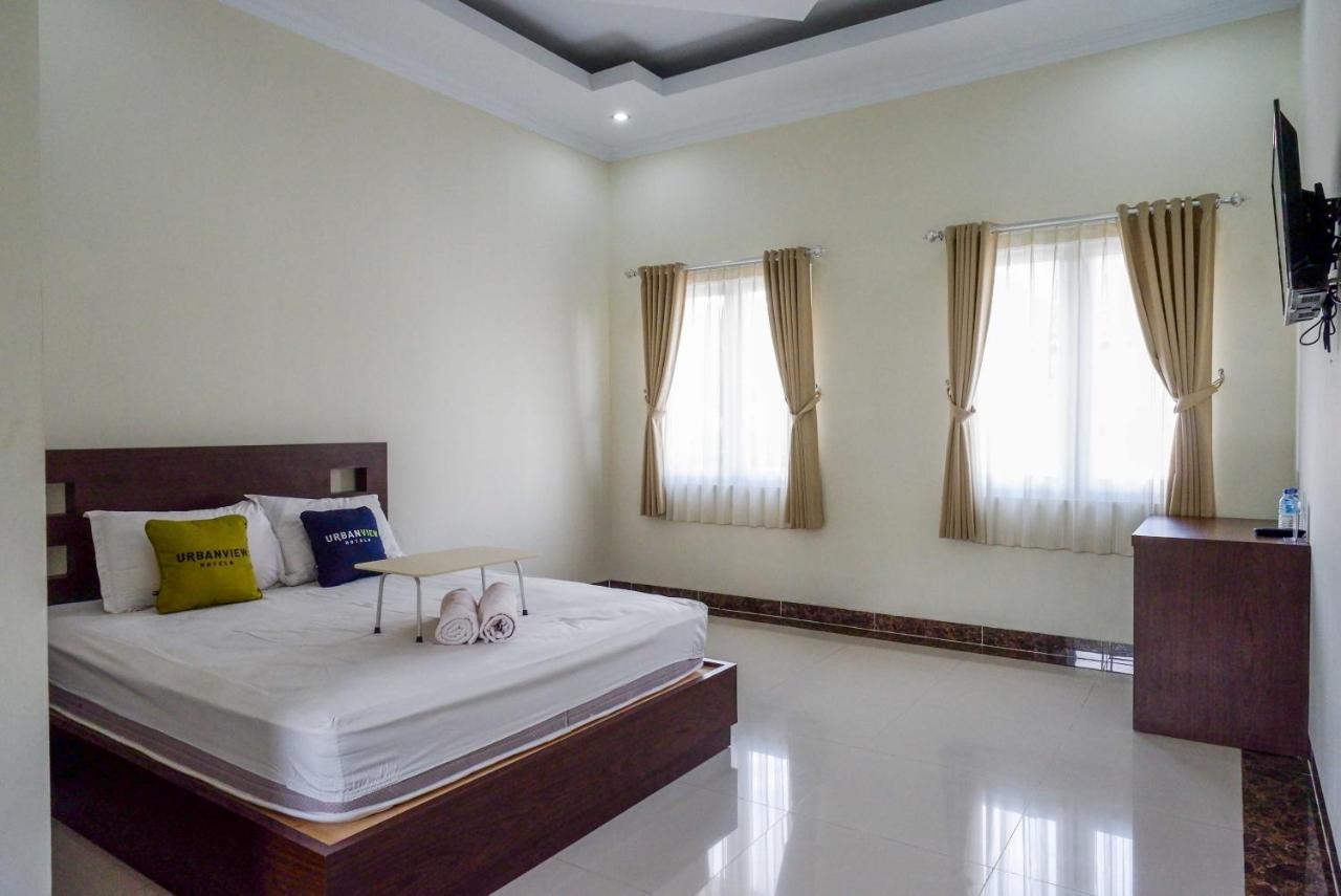 Urbanview Hotel Syariah Casa Azmya Yogyakarta By Reddoorz Kejayan Exterior photo